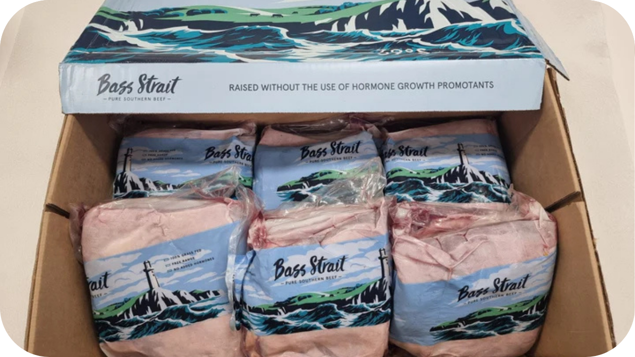 Step-by-step guide for cooking tender and juicy short ribs at home, from searing to braising and finishing the sauce.