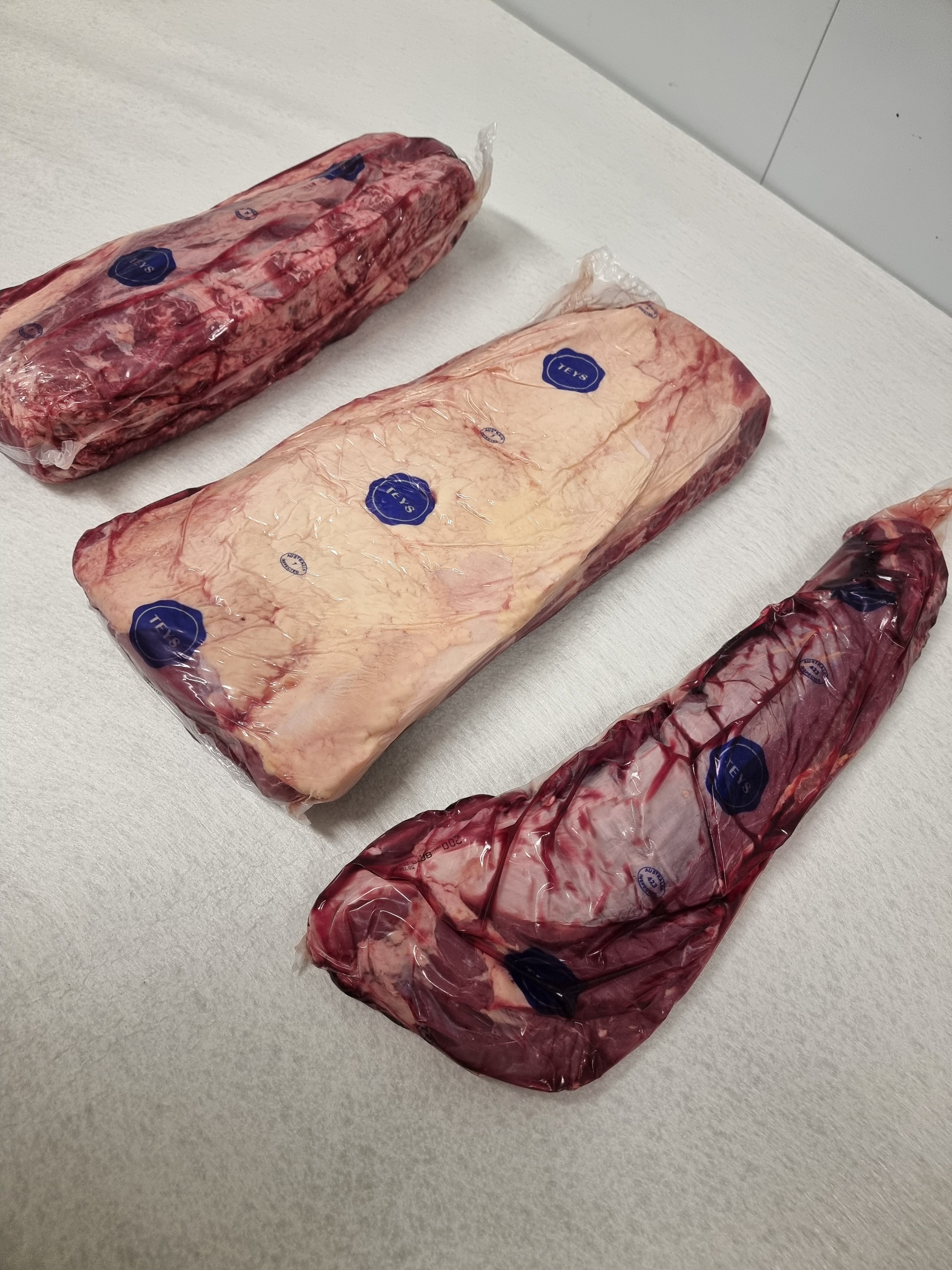 Teys Mixed Steak Box – Scotch Cube Roll, Porterhouse & Eye Fillet (Grass-Fed)