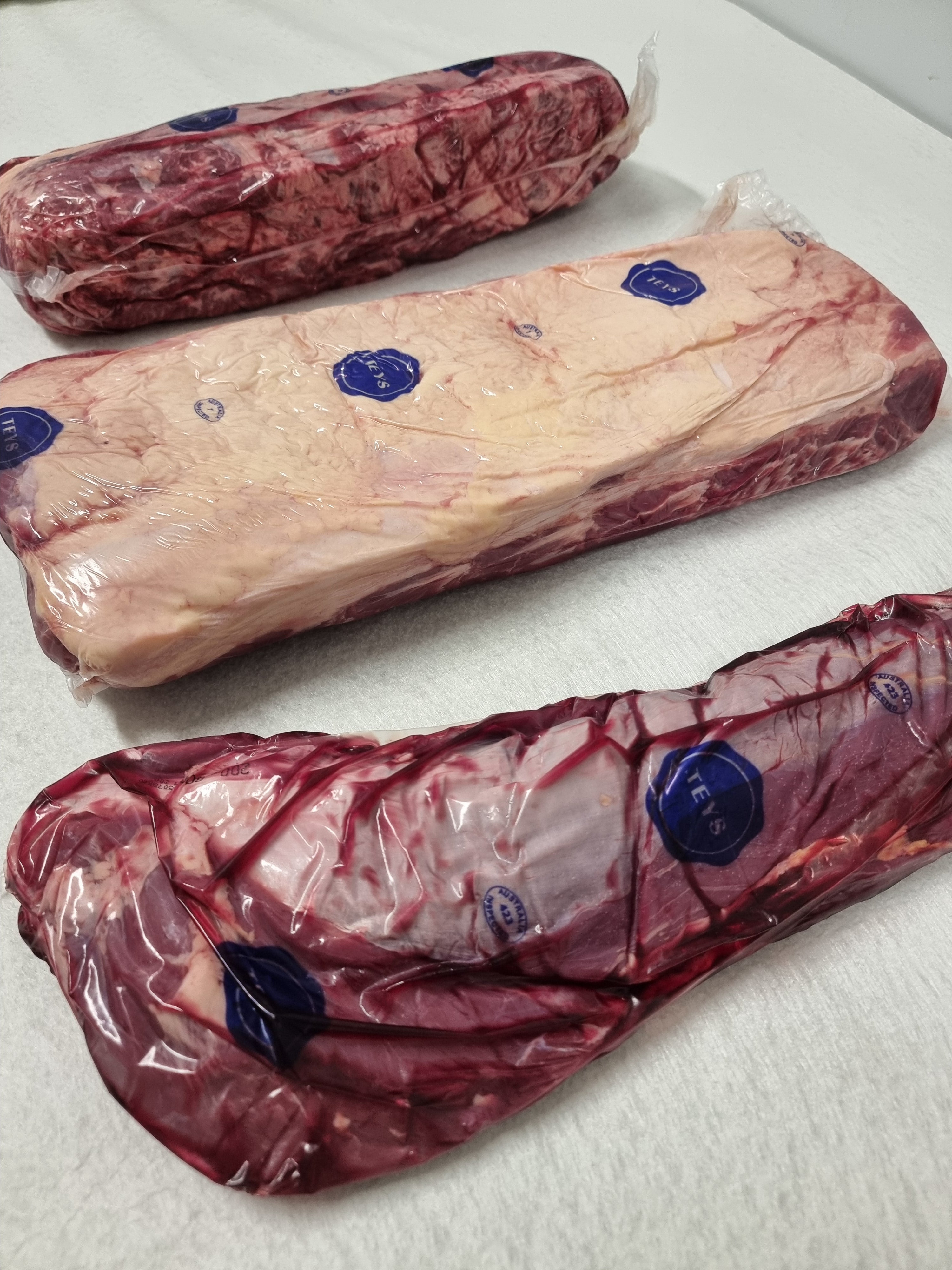 Teys Mixed Steak Box – Scotch Cube Roll, Porterhouse & Eye Fillet (Grass-Fed)