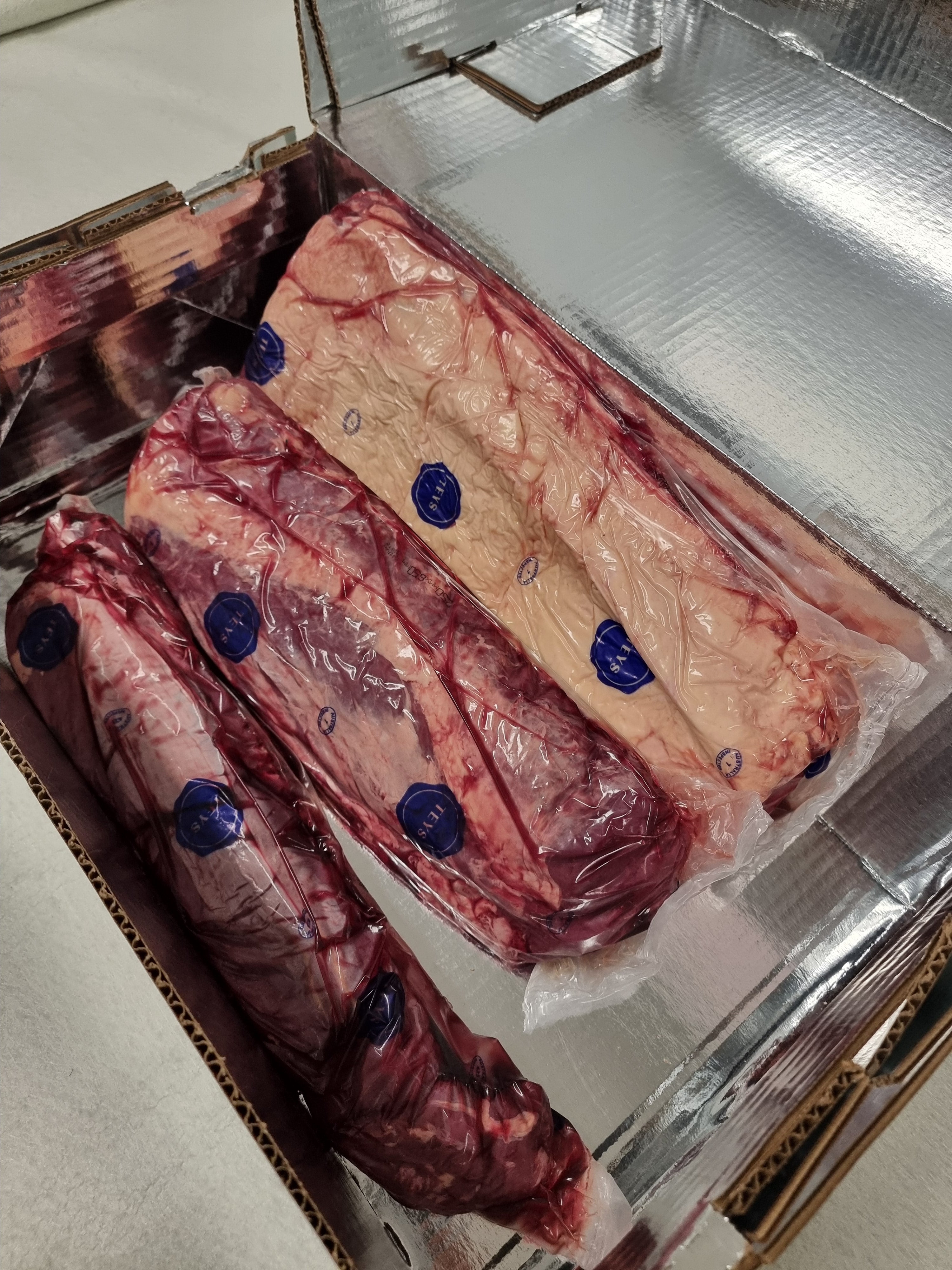 Teys Mixed Steak Box – Scotch Cube Roll, Porterhouse & Eye Fillet (Grass-Fed)