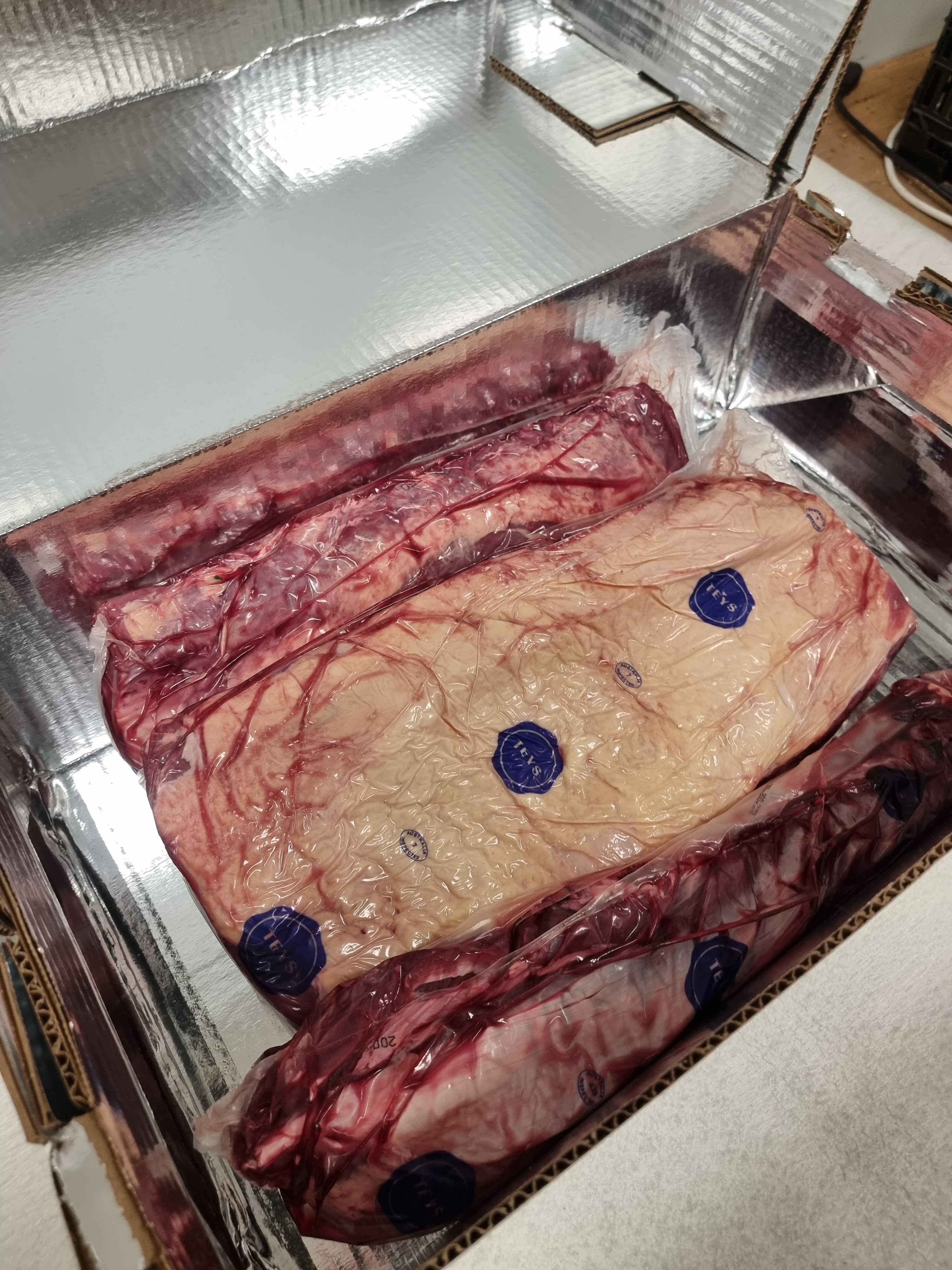 Teys Mixed Steak Box – Scotch Cube Roll, Porterhouse & Eye Fillet (Grass-Fed)